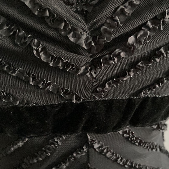 ANNEX -Black V-neck Stretch sleeveless dress - Picture 5 of 9